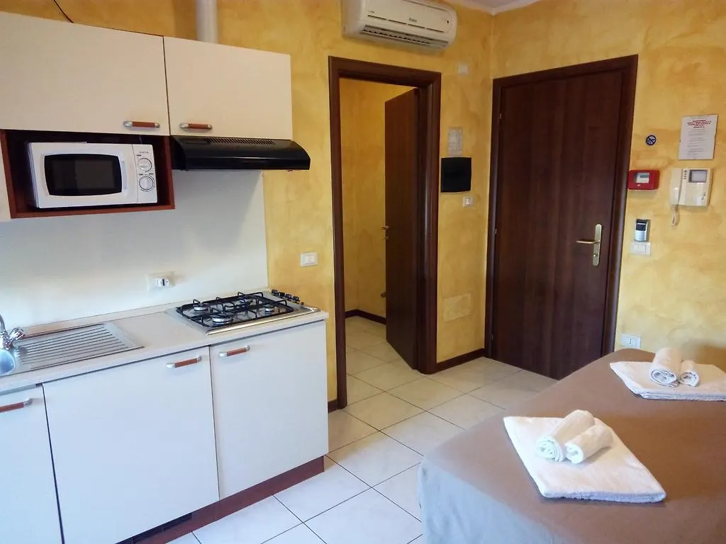 Residence Maryel Rimini 2*,